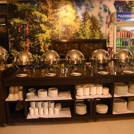 Villa Esmeralda Bryan'S Resort Hotel And Restaurant Palayan City Екстериор снимка