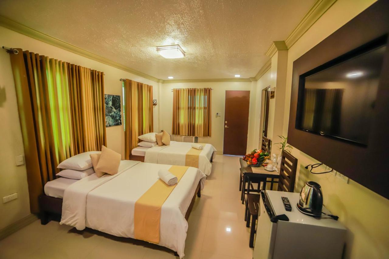 Villa Esmeralda Bryan'S Resort Hotel And Restaurant Palayan City Екстериор снимка