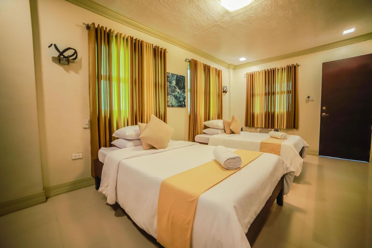 Villa Esmeralda Bryan'S Resort Hotel And Restaurant Palayan City Екстериор снимка