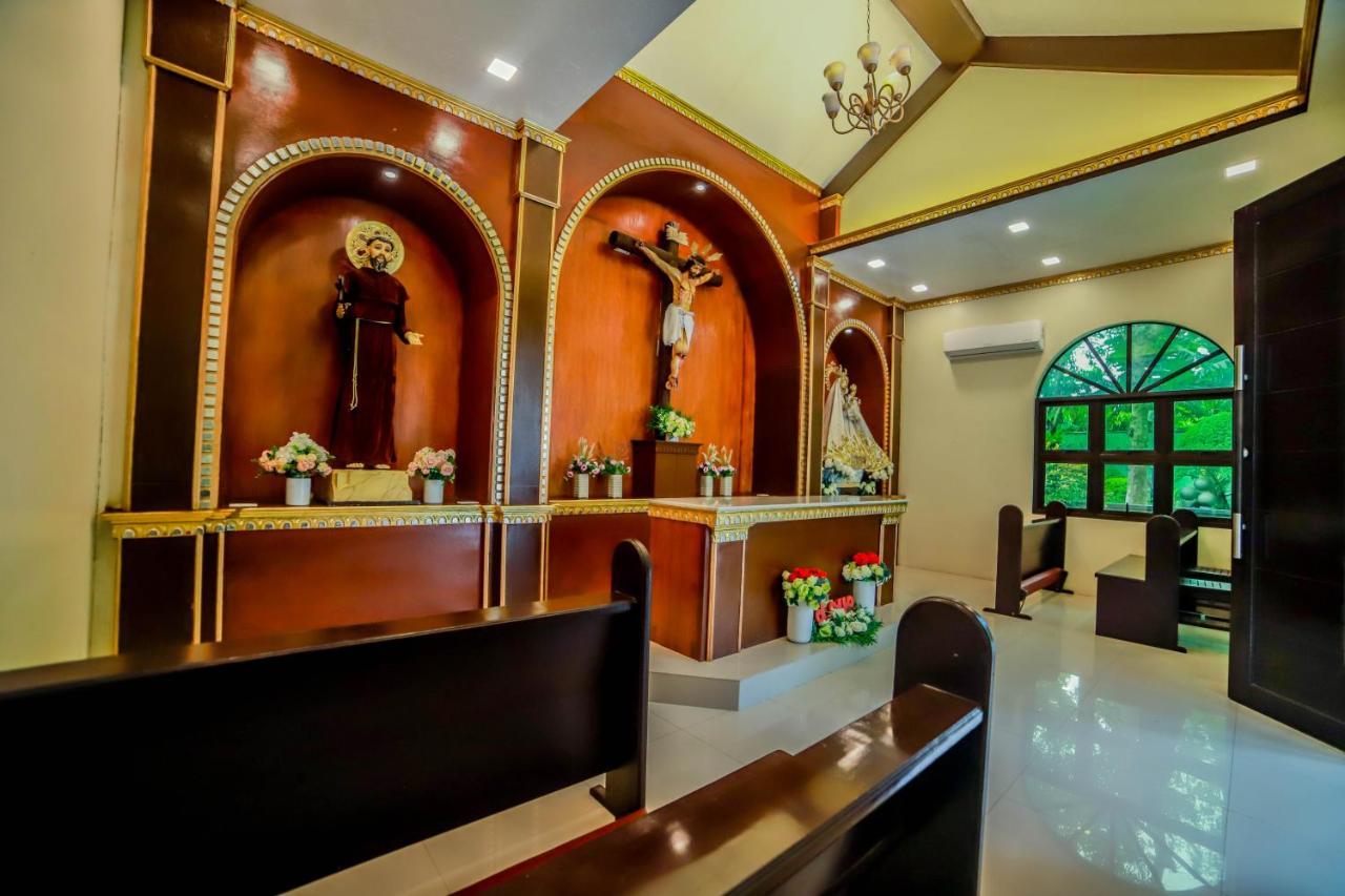 Villa Esmeralda Bryan'S Resort Hotel And Restaurant Palayan City Екстериор снимка