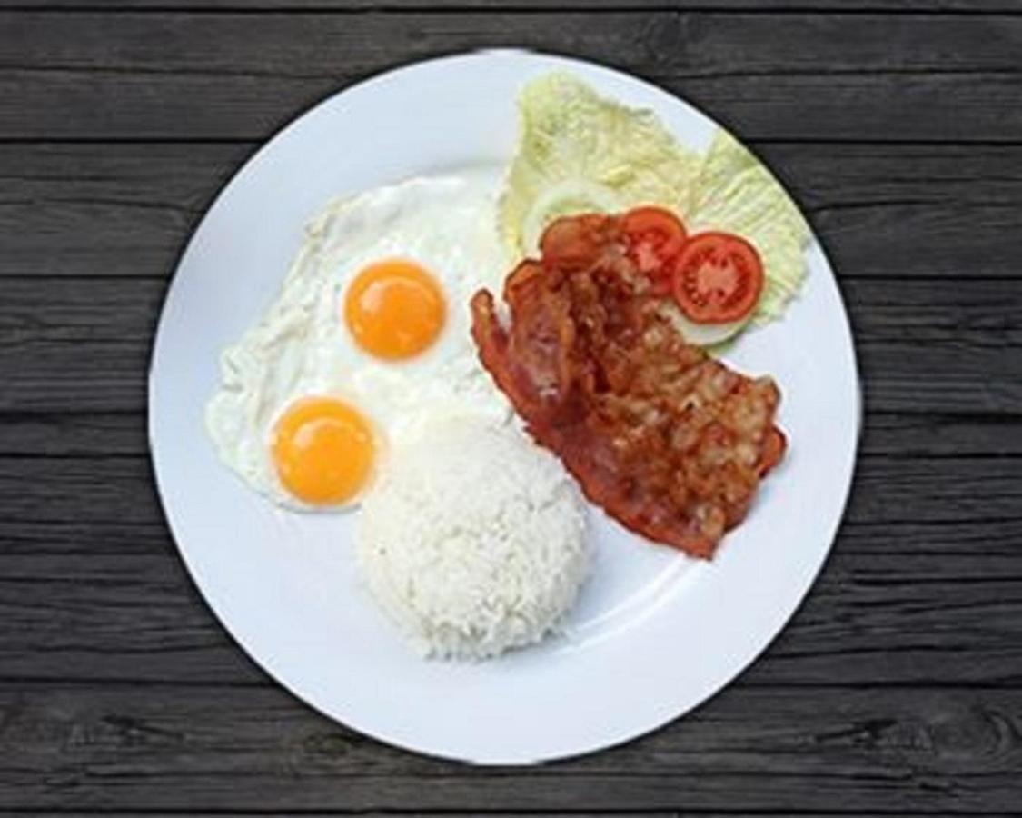 Villa Esmeralda Bryan'S Resort Hotel And Restaurant Palayan City Екстериор снимка