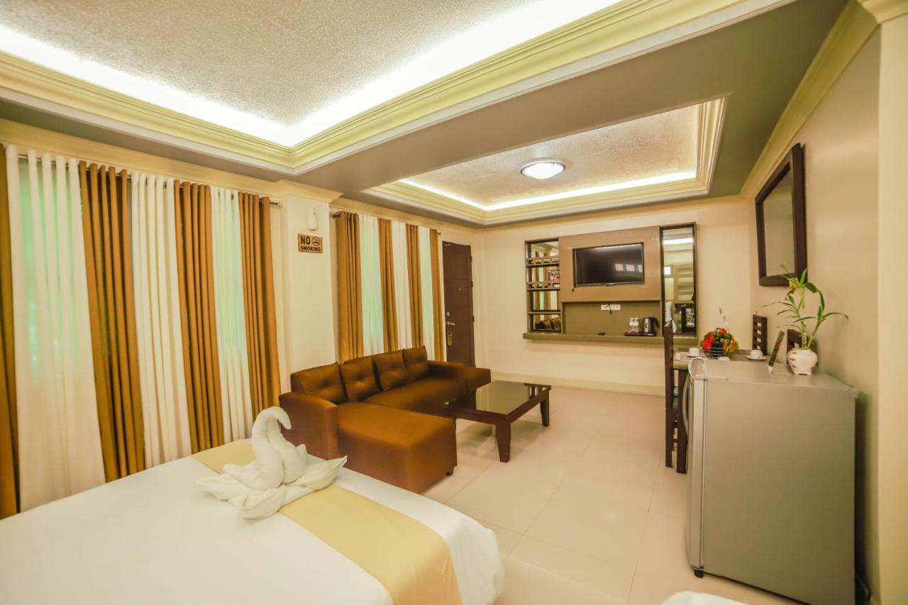 Villa Esmeralda Bryan'S Resort Hotel And Restaurant Palayan City Екстериор снимка
