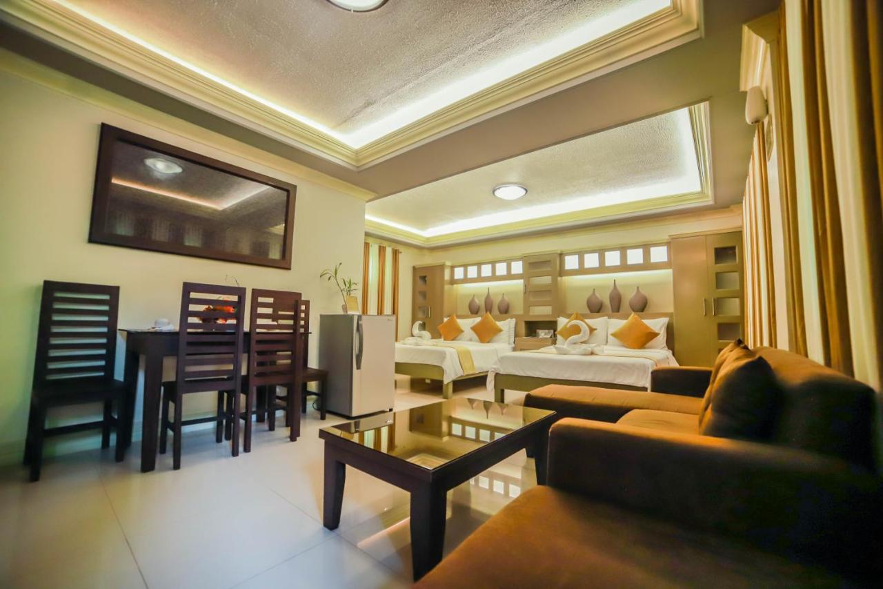 Villa Esmeralda Bryan'S Resort Hotel And Restaurant Palayan City Екстериор снимка
