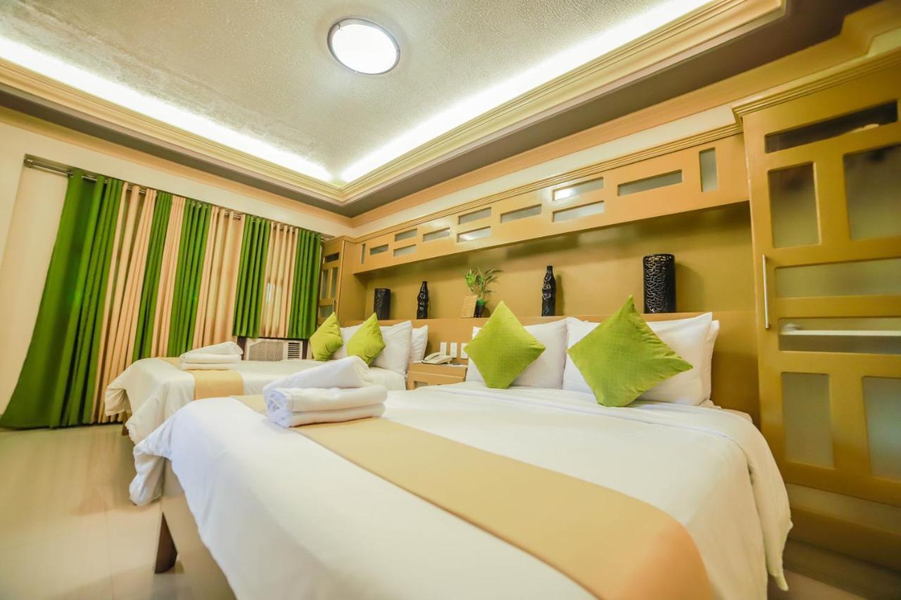 Villa Esmeralda Bryan'S Resort Hotel And Restaurant Palayan City Екстериор снимка
