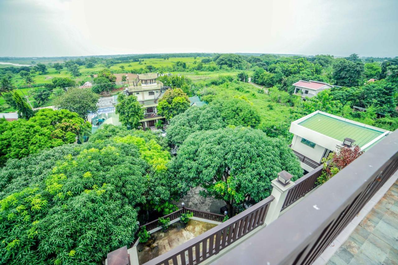 Villa Esmeralda Bryan'S Resort Hotel And Restaurant Palayan City Екстериор снимка