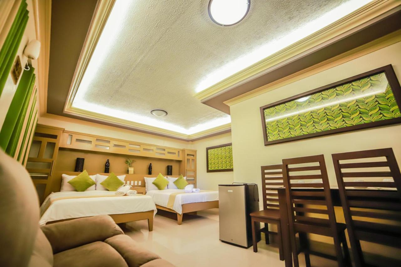 Villa Esmeralda Bryan'S Resort Hotel And Restaurant Palayan City Екстериор снимка